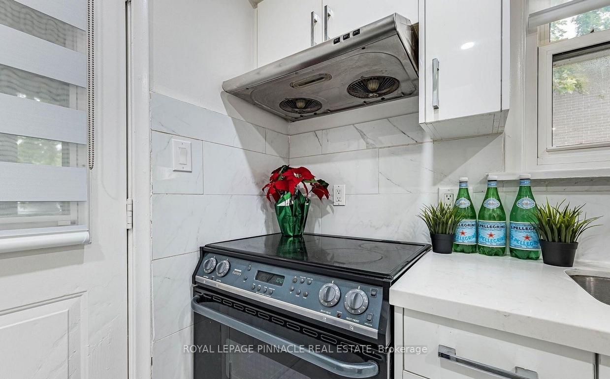 Photo 20 of 612 Appleby Line, Burlington, Shoreacres — HOMEH