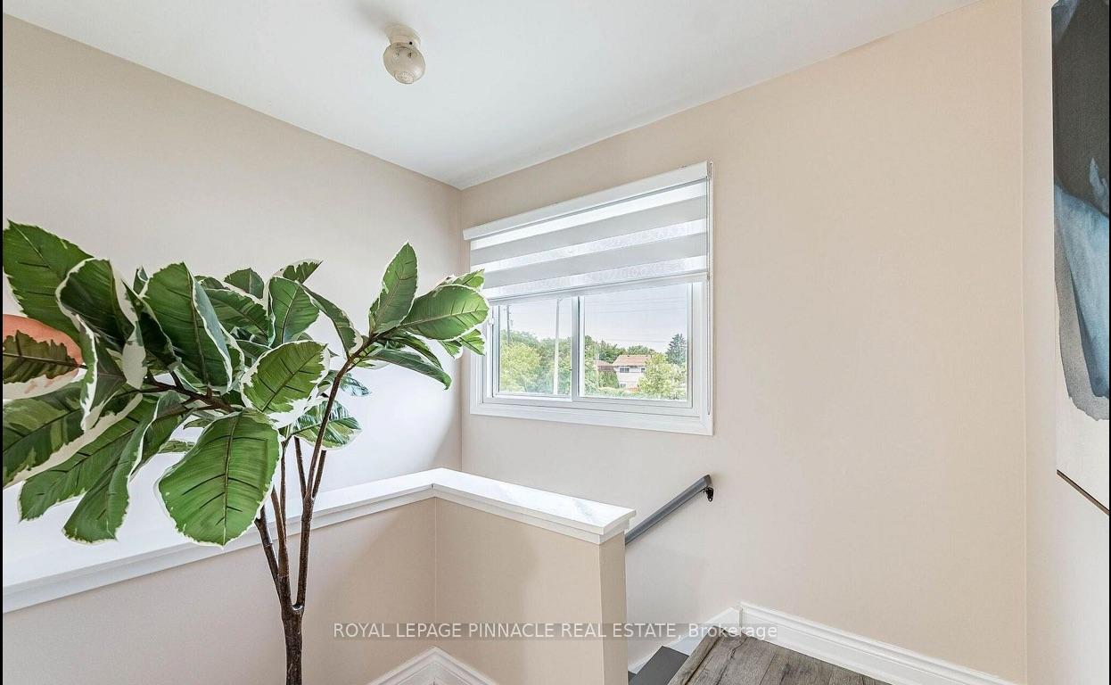 Photo 22 of 612 Appleby Line, Burlington, Shoreacres — HOMEH