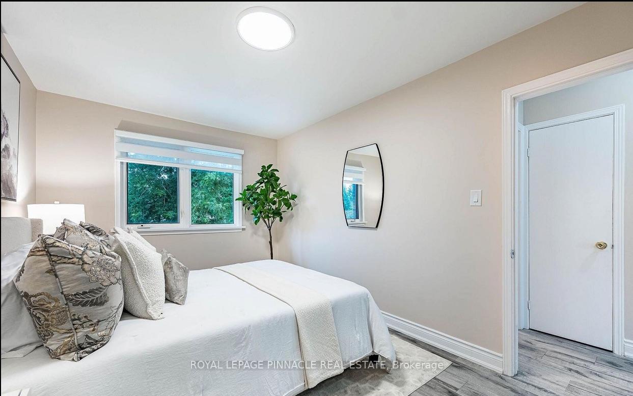 Photo 35 of 612 Appleby Line, Burlington, Shoreacres — HOMEH