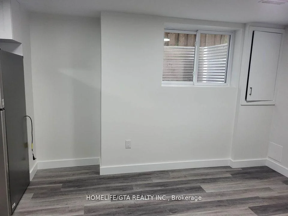 Photo 4 of 39 Millington Crescent, Ajax, Central — HOMEH