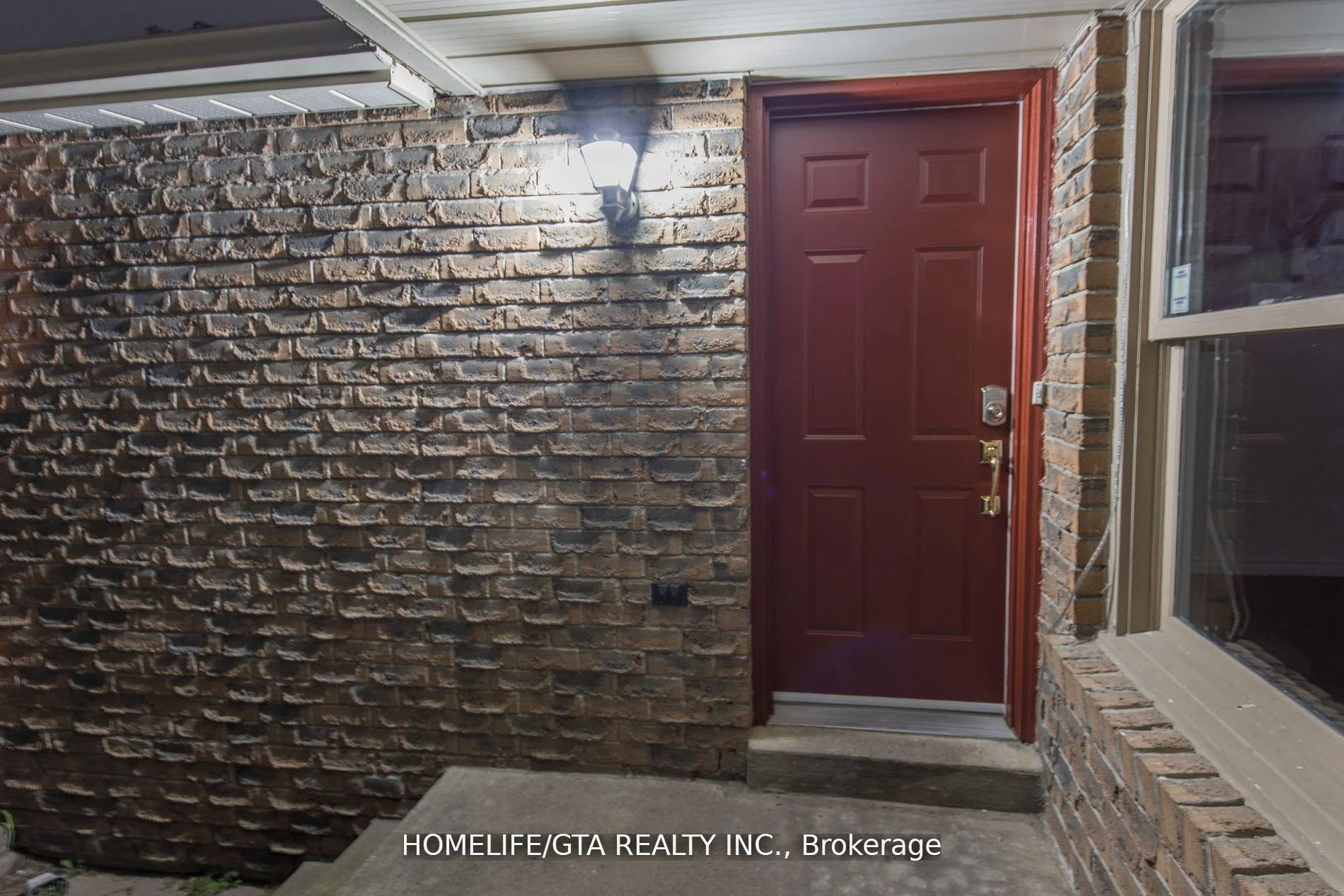Photo 5 of 39 Millington Crescent, Ajax, Central — HOMEH