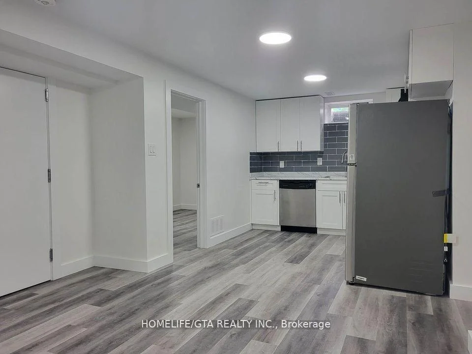 Photo 20 of 39 Millington Crescent, Ajax, Central — HOMEH