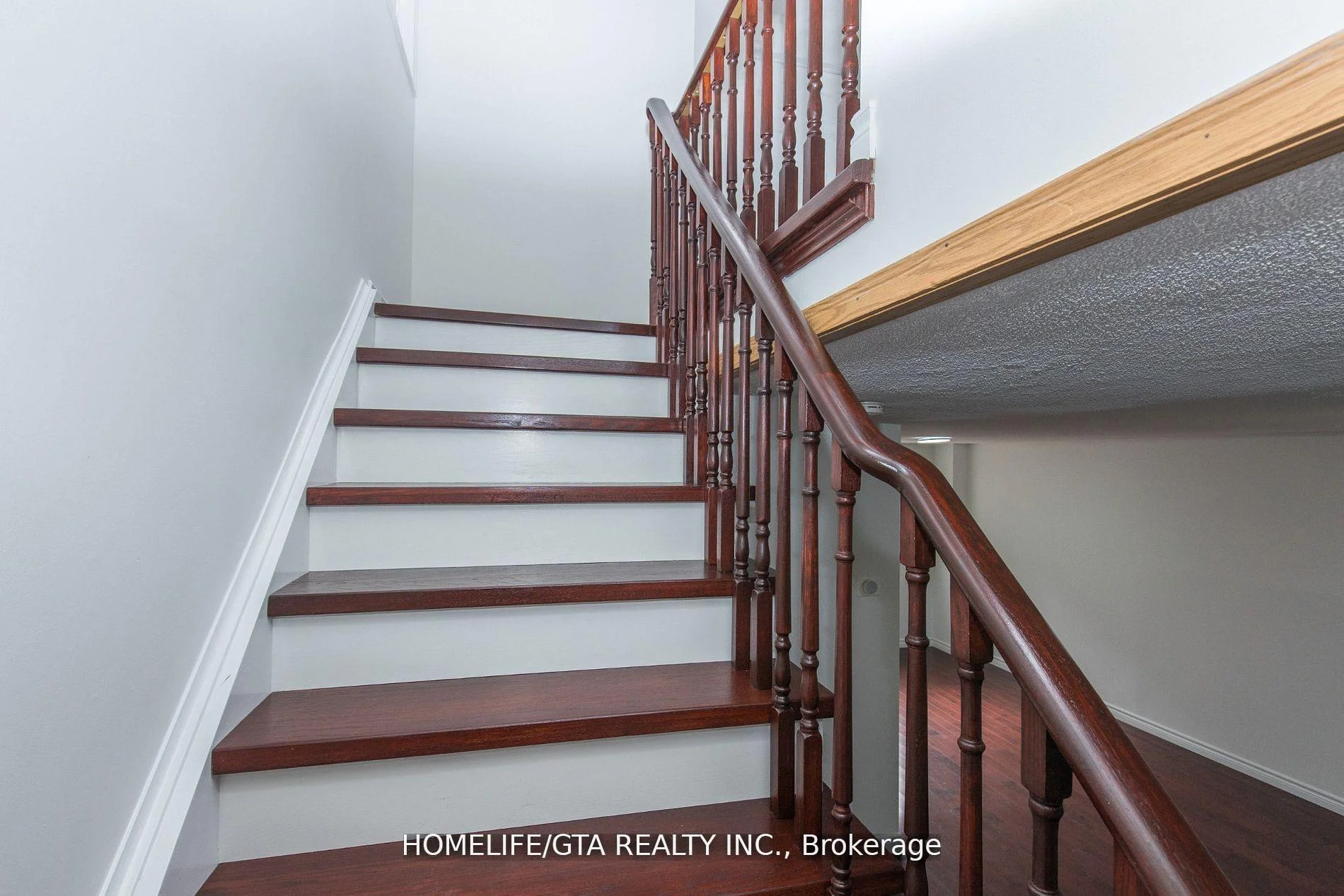 Photo 21 of 39 Millington Crescent, Ajax, Central — HOMEH