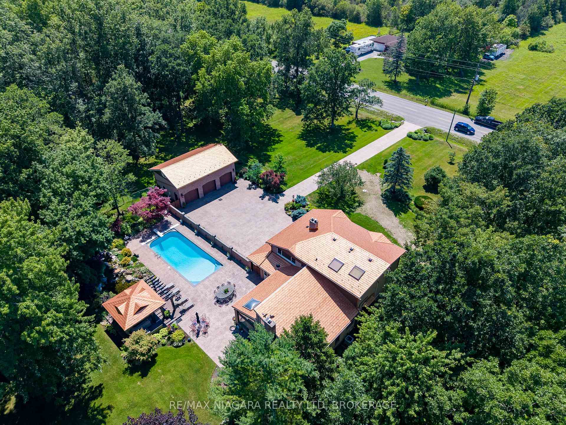 Photo 4 of 2187 Miller Road, Port Colborne, Bethel — HOMEH