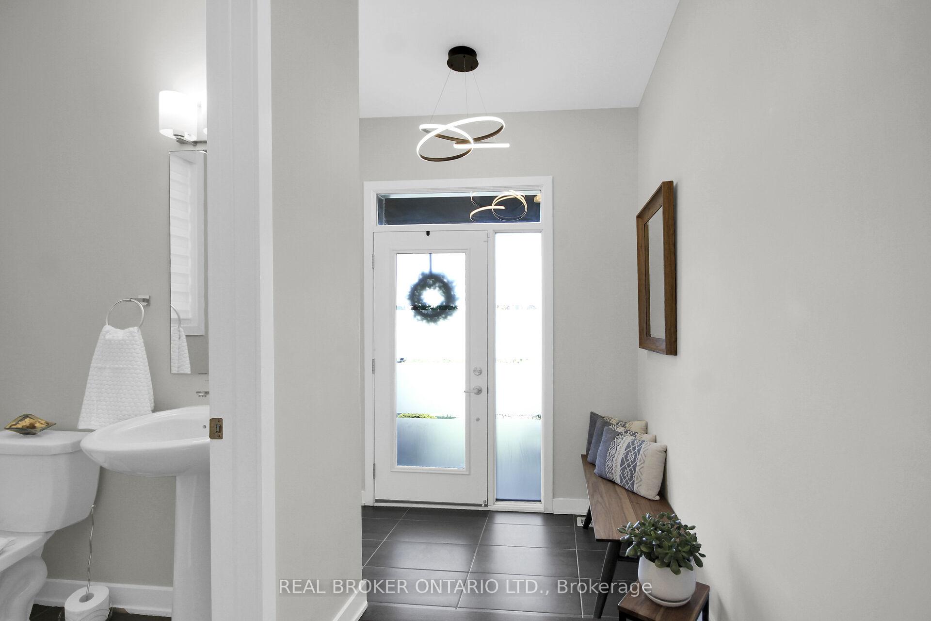 Photo 3 of 352 Finial Way, Ottawa, Barrhaven - Half Moon Bay — HOMEH