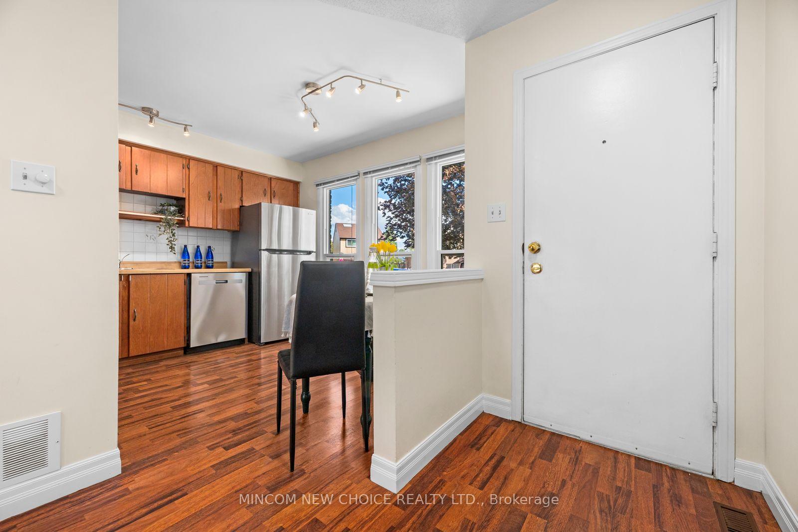 Photo 7 of 19 Mcrae Road, Ajax, South East — HOMEH
