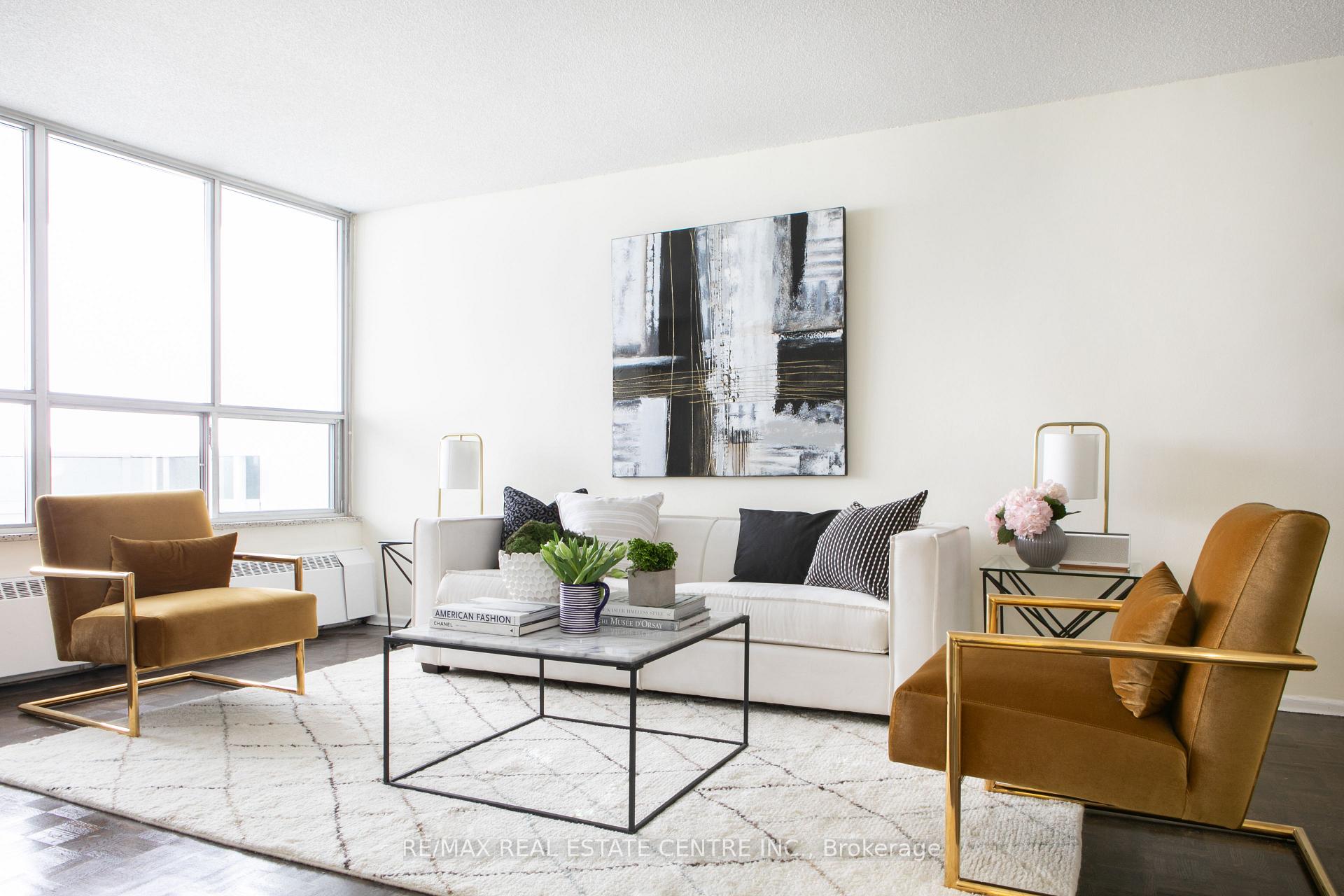 Photo 3 of Unit 2108, 150 Graydon Hall Drive, North York, Parkwoods-Donalda — HOMEH