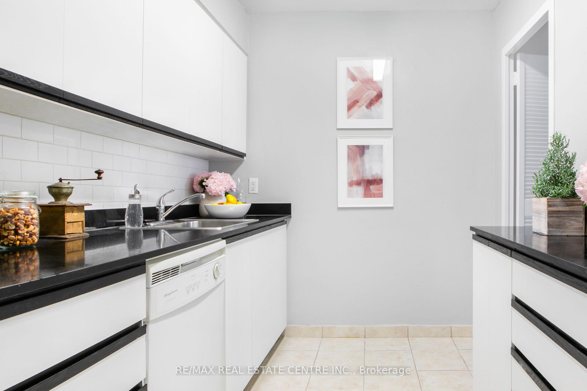 Photo 13 of Unit 2108, 150 Graydon Hall Drive, North York, Parkwoods-Donalda — HOMEH