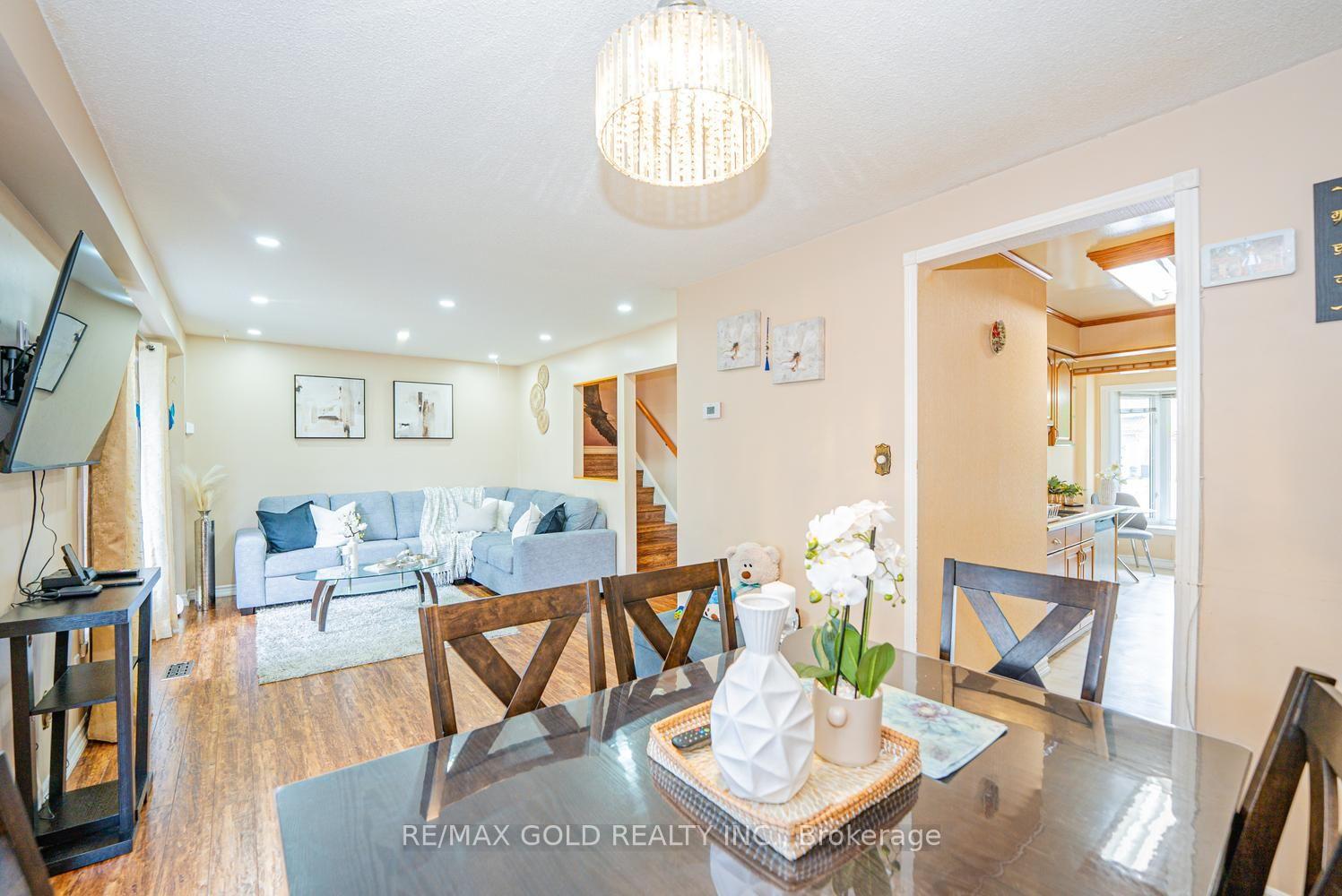 Photo 10 of 1 Wolverton Crescent, Brampton, Central Park — HOMEH