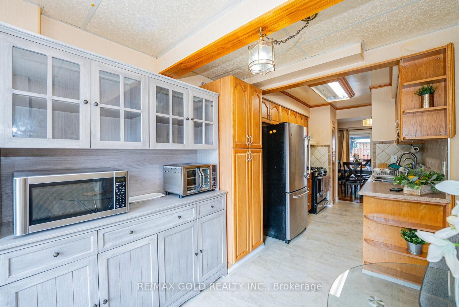 Photo 15 of 1 Wolverton Crescent, Brampton, Central Park — HOMEH