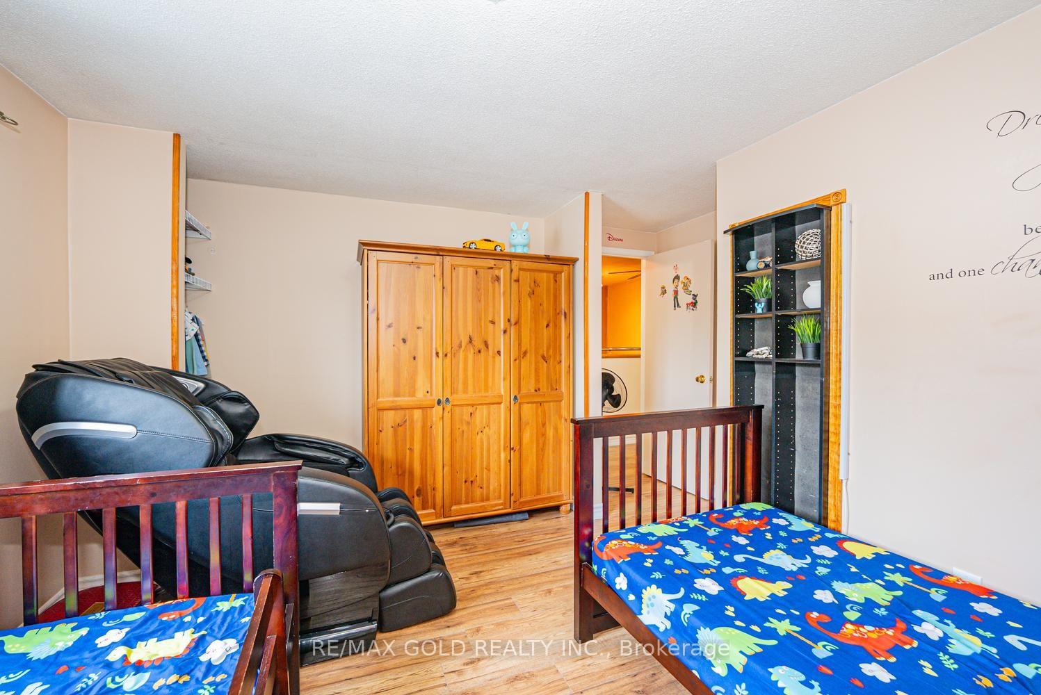 Photo 25 of 1 Wolverton Crescent, Brampton, Central Park — HOMEH