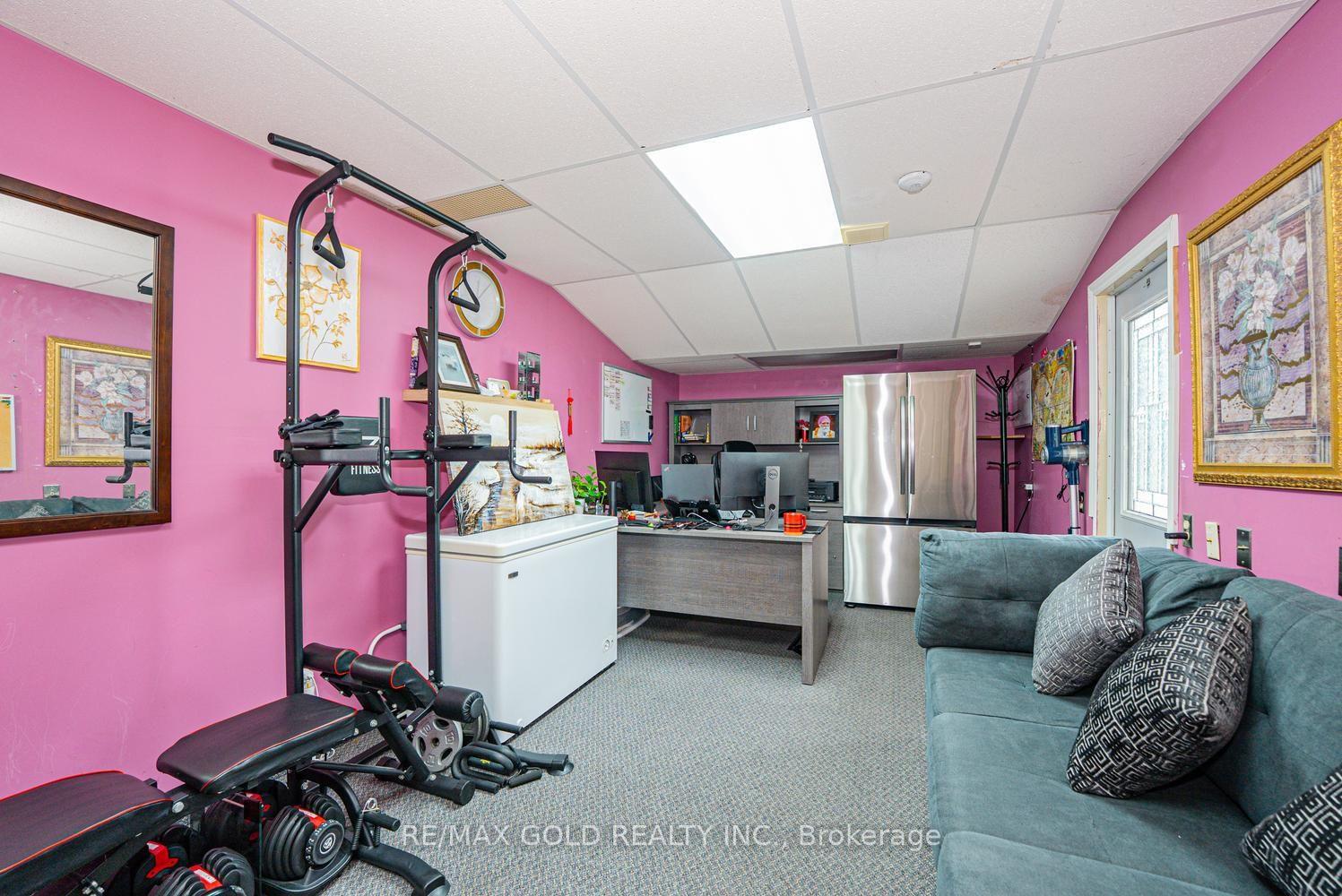 Photo 36 of 1 Wolverton Crescent, Brampton, Central Park — HOMEH