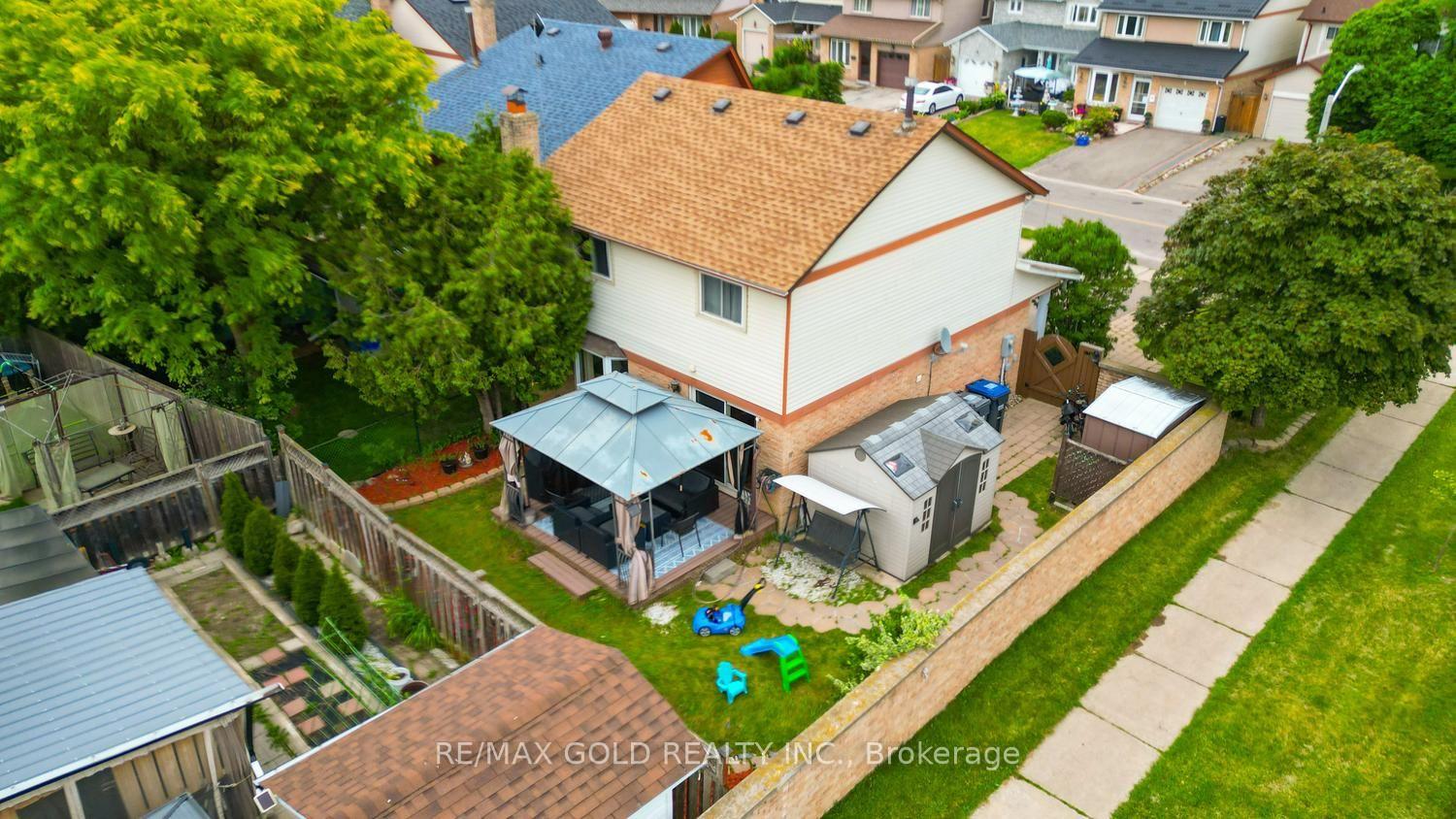 Photo 42 of 1 Wolverton Crescent, Brampton, Central Park — HOMEH