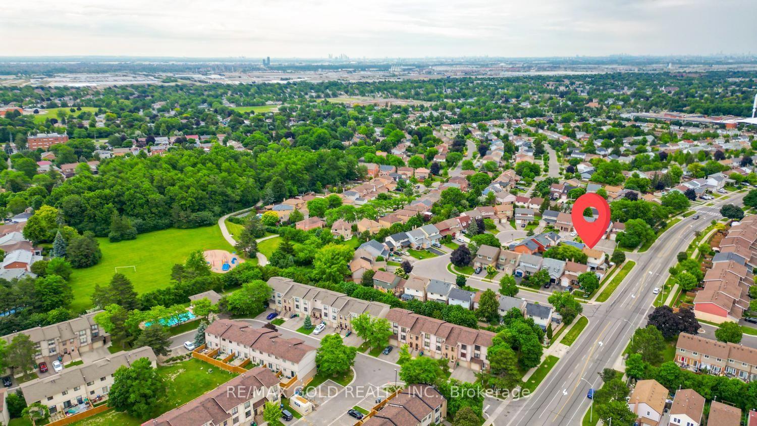 Photo 49 of 1 Wolverton Crescent, Brampton, Central Park — HOMEH