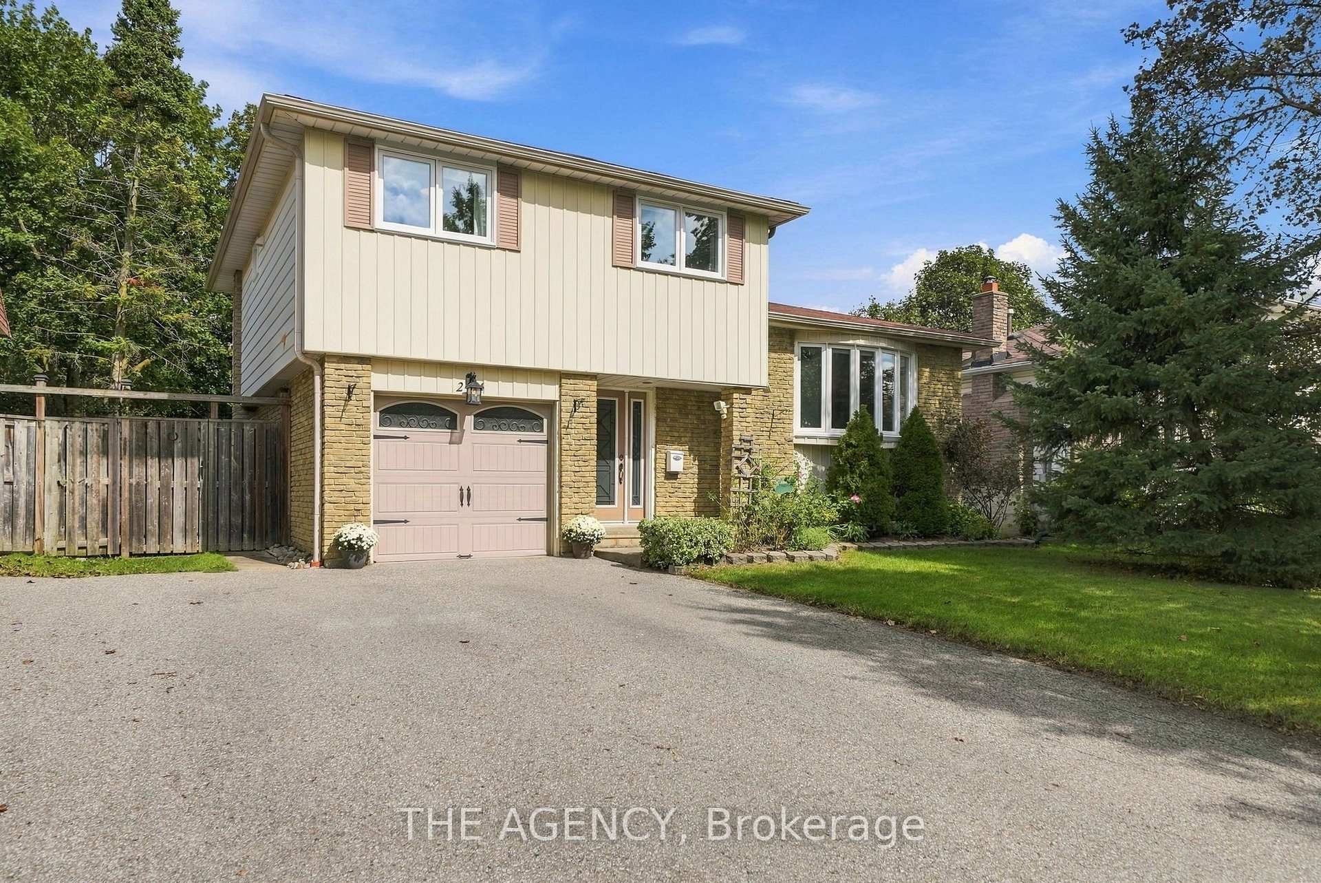 Photo 2 of 24 Jefferson Road, Brampton, Northgate — HOMEH