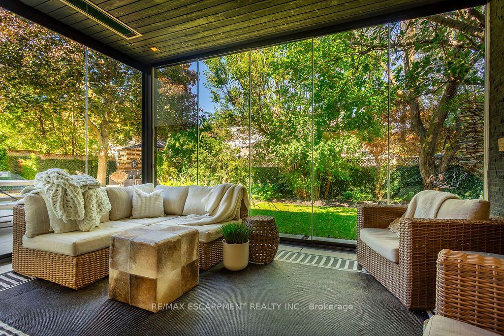 Photo 7 of 2473 Woburn Crescent, Oakville, West — HOMEH