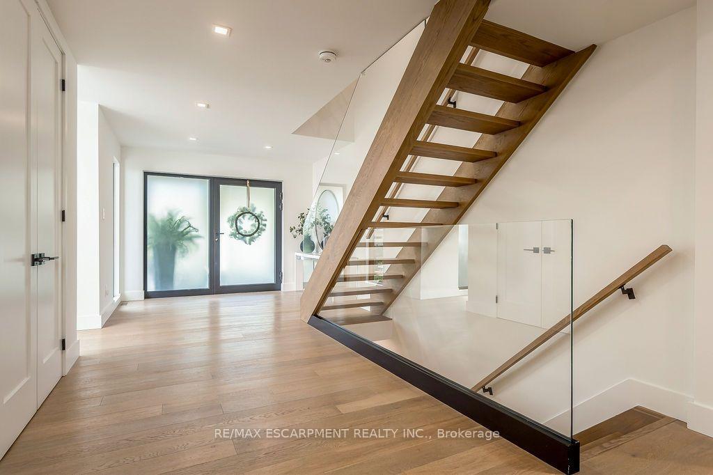 Photo 16 of 2473 Woburn Crescent, Oakville, West — HOMEH