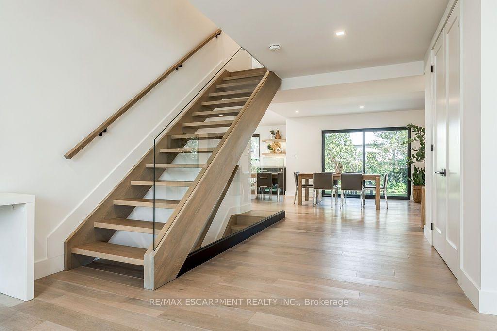 Photo 20 of 2473 Woburn Crescent, Oakville, West — HOMEH