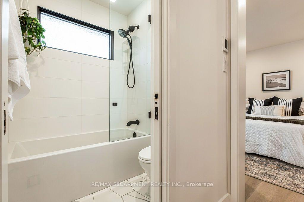 Photo 34 of 2473 Woburn Crescent, Oakville, West — HOMEH