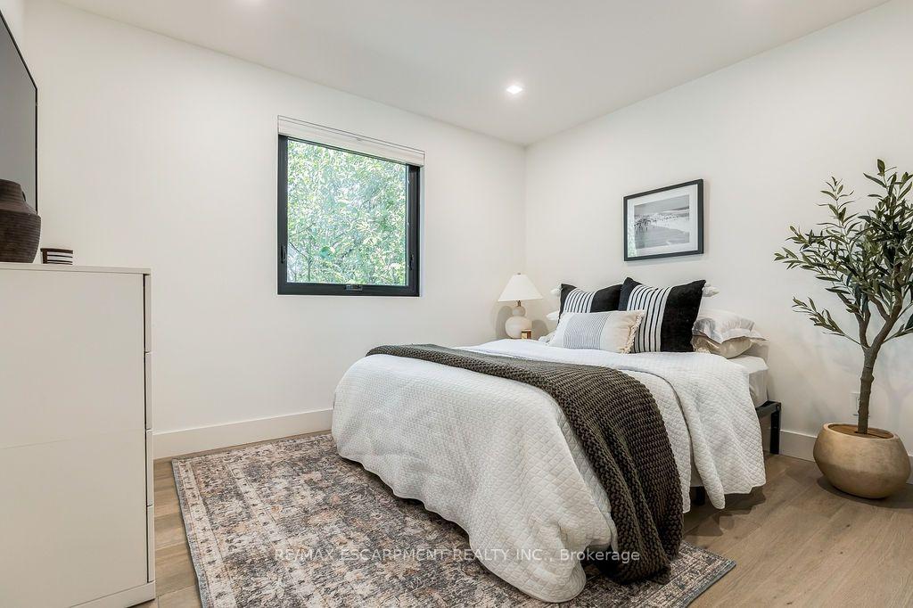 Photo 35 of 2473 Woburn Crescent, Oakville, West — HOMEH