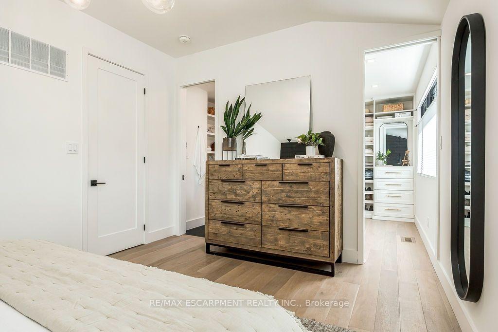 Photo 37 of 2473 Woburn Crescent, Oakville, West — HOMEH