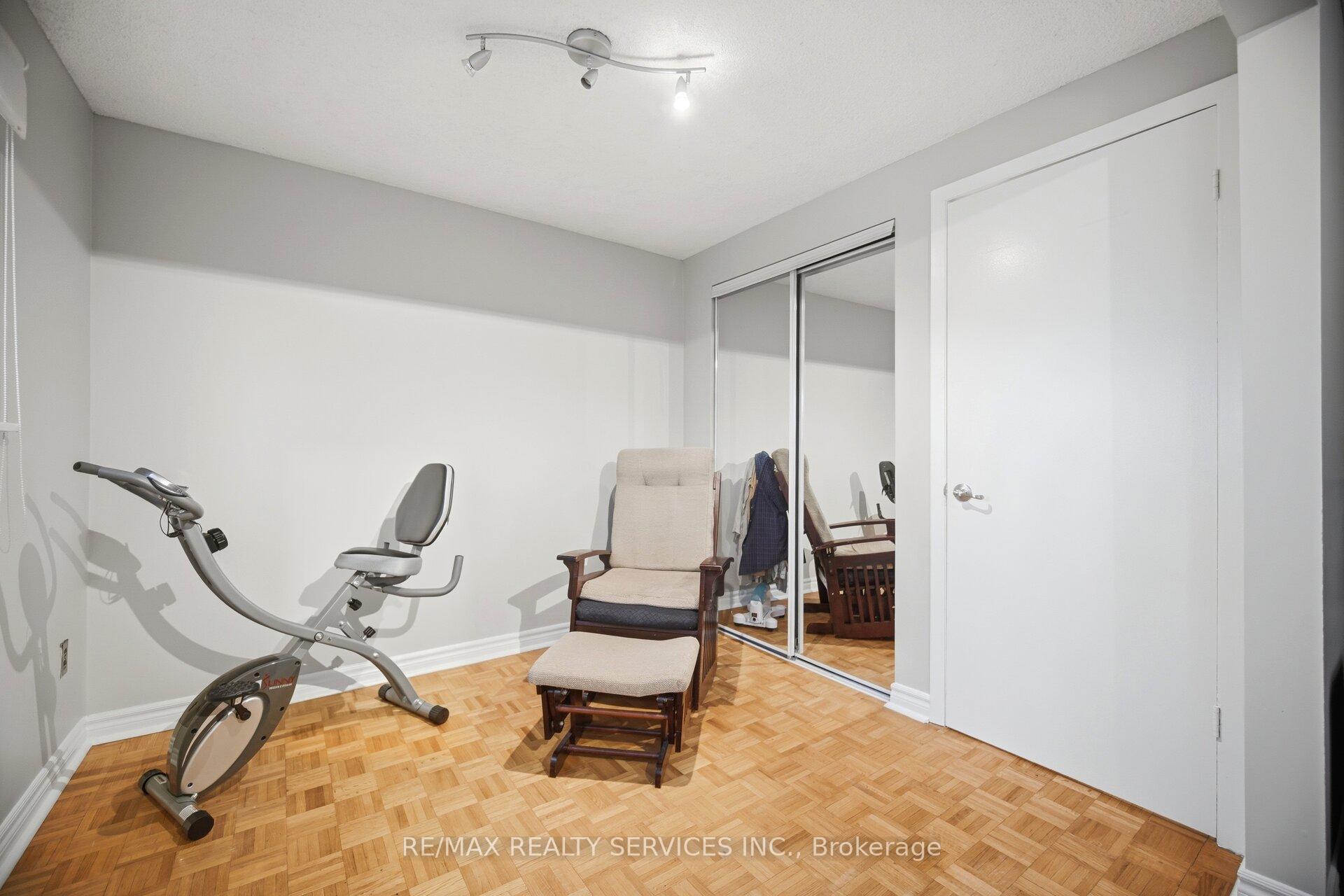 Photo 12 of 154 Darras Court, Brampton, Southgate — HOMEH