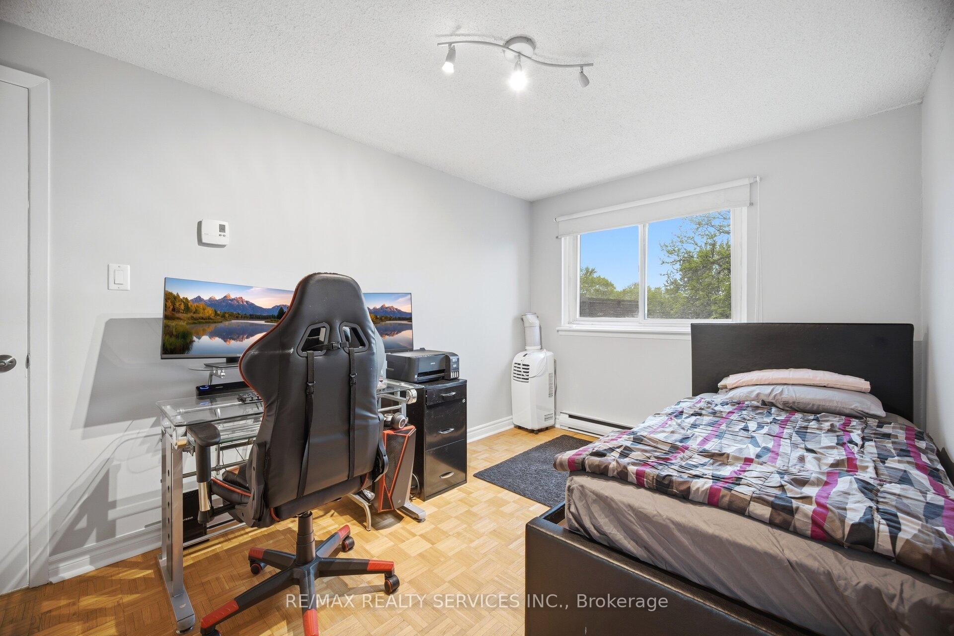 Photo 13 of 154 Darras Court, Brampton, Southgate — HOMEH