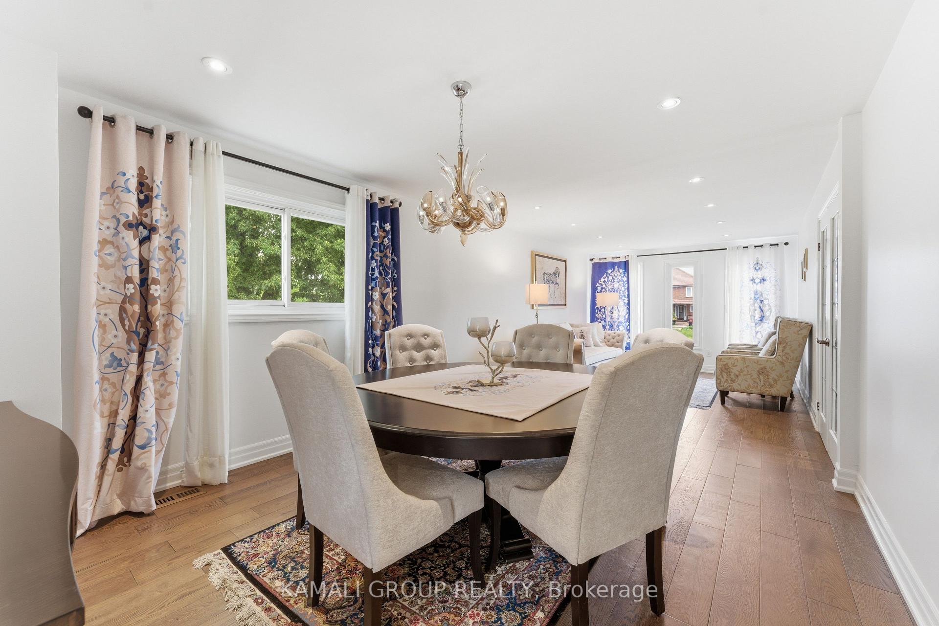 Photo 10 of 108 Killian Road, Vaughan, Maple — HOMEH