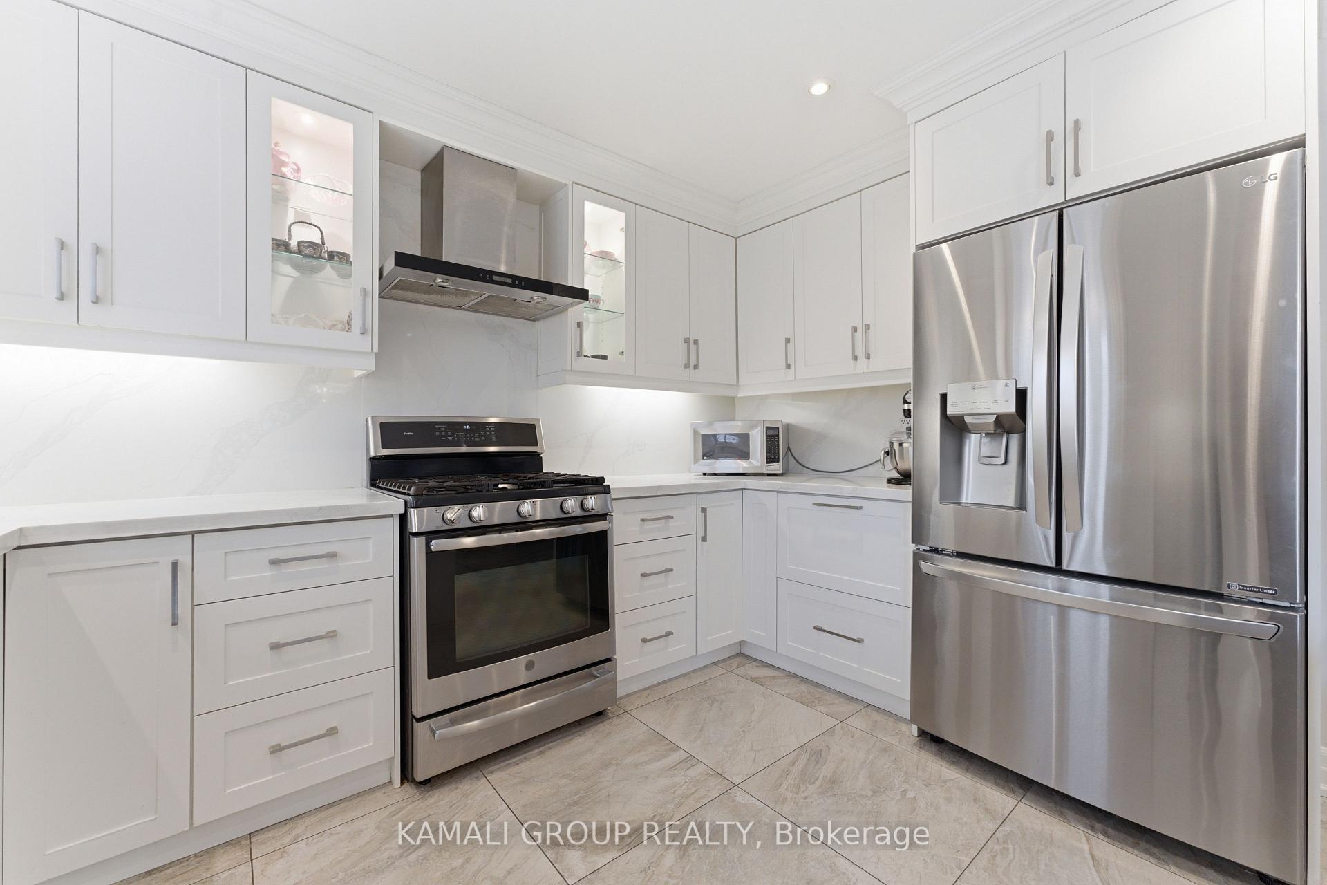 Photo 13 of 108 Killian Road, Vaughan, Maple — HOMEH