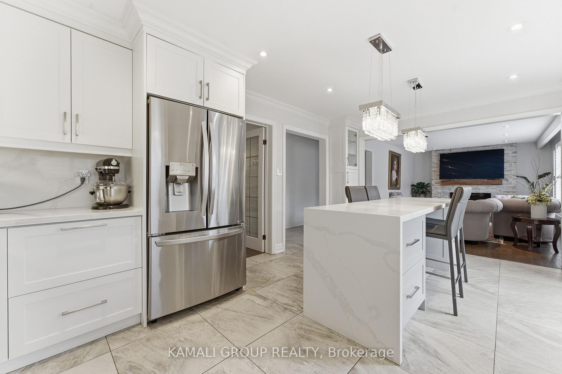 Photo 16 of 108 Killian Road, Vaughan, Maple — HOMEH