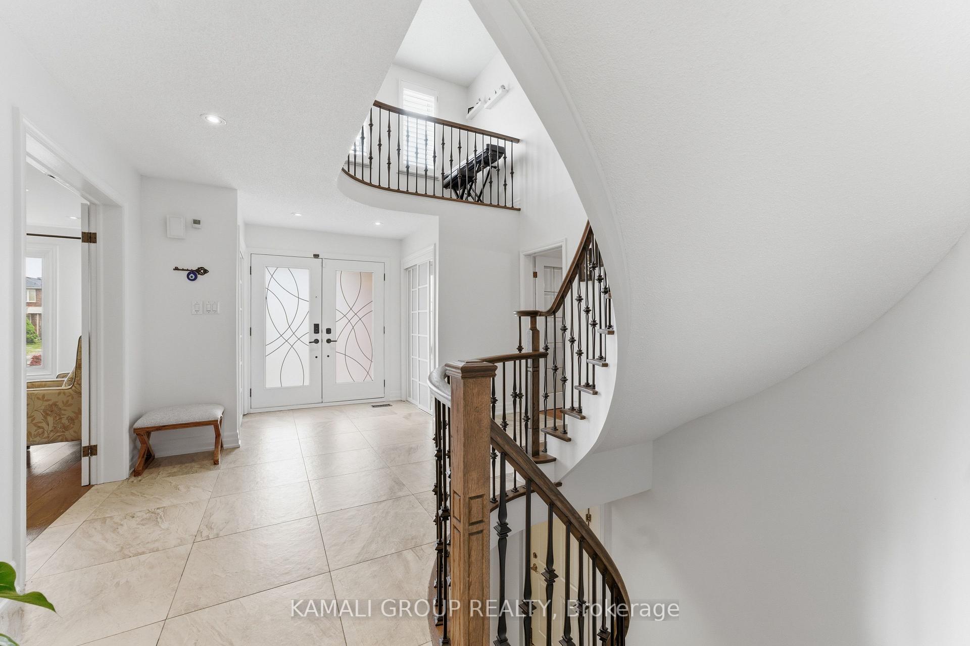 Photo 23 of 108 Killian Road, Vaughan, Maple — HOMEH