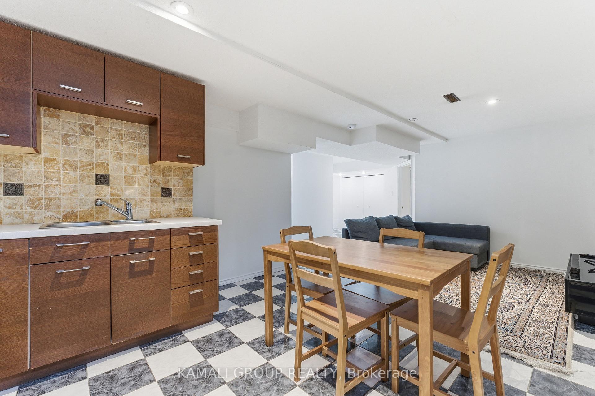 Photo 40 of 108 Killian Road, Vaughan, Maple — HOMEH