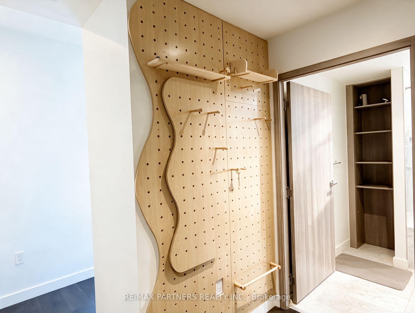 Photo 6 of Unit 505, 95 McMahon Drive, North York, Bayview Village — HOMEH