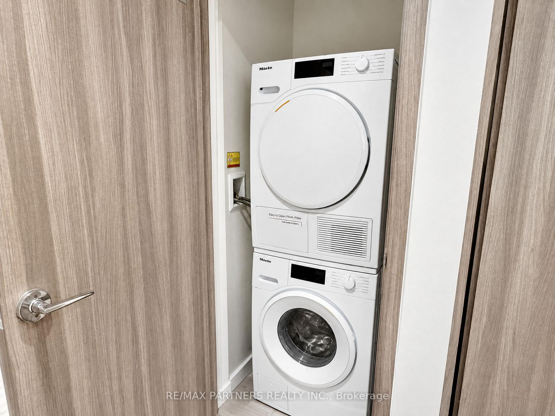 Photo 15 of Unit 505, 95 McMahon Drive, North York, Bayview Village — HOMEH