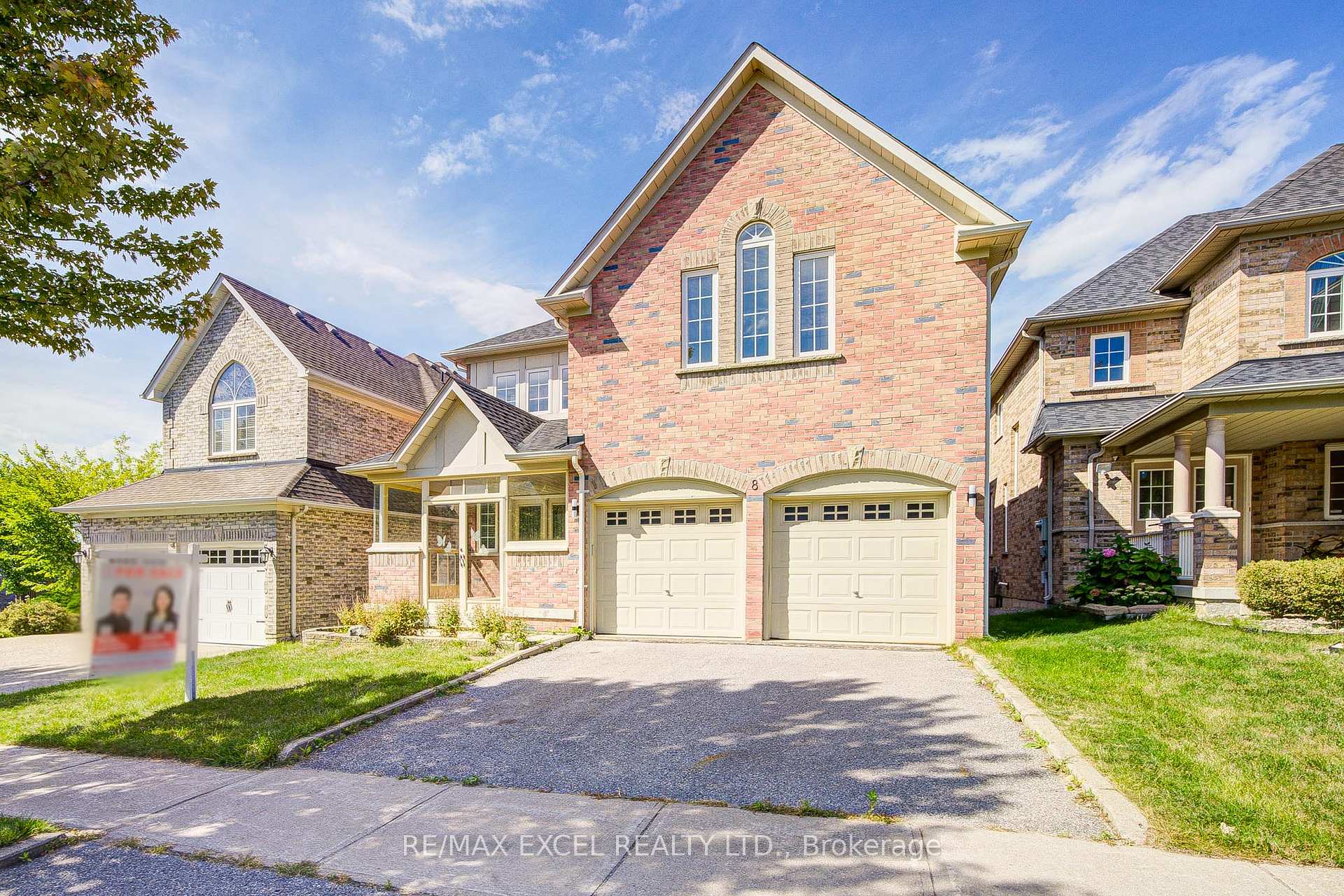 Photo 2 of 8 Hollylane Drive, Markham, Berczy — HOMEH