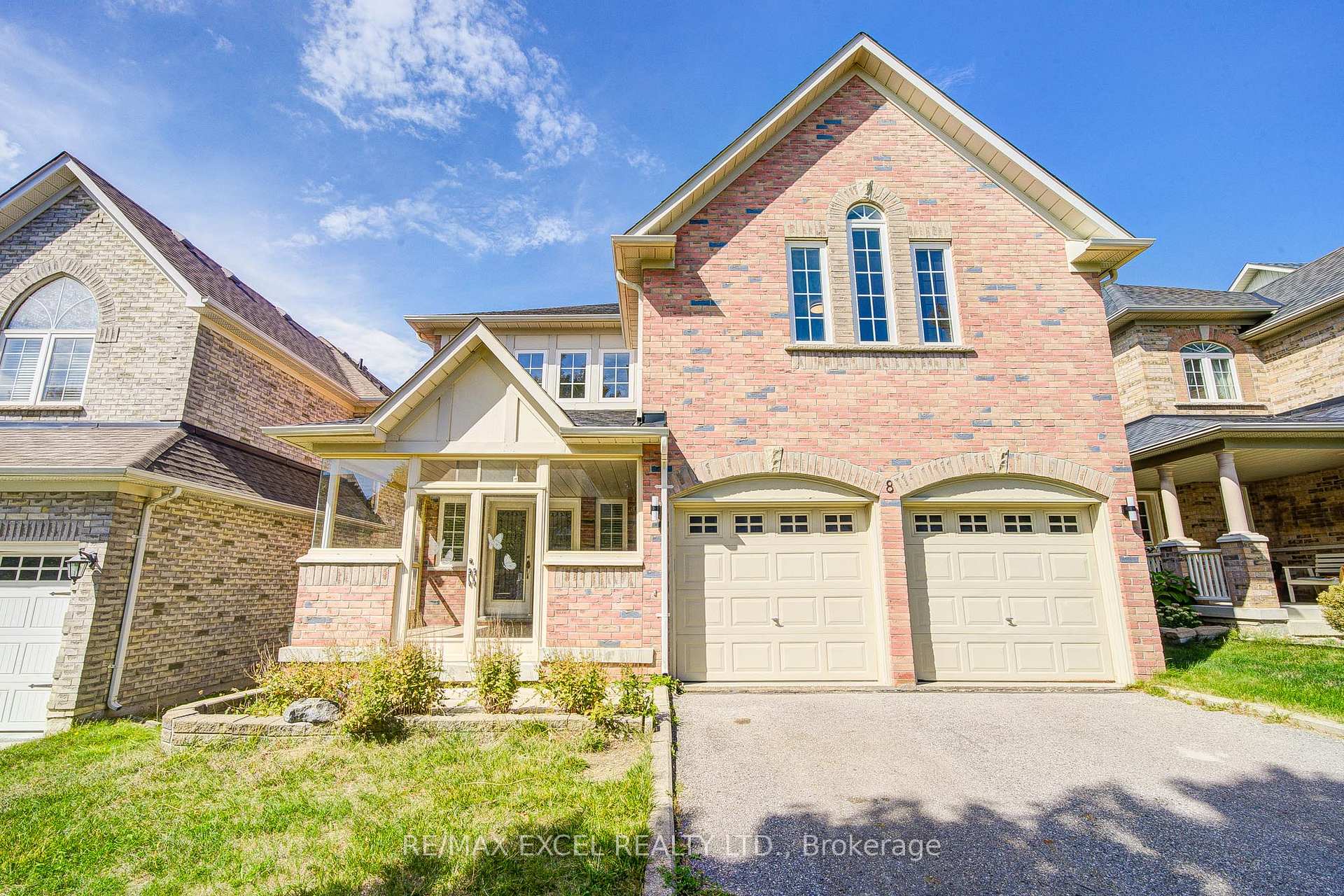 Photo 3 of 8 Hollylane Drive, Markham, Berczy — HOMEH