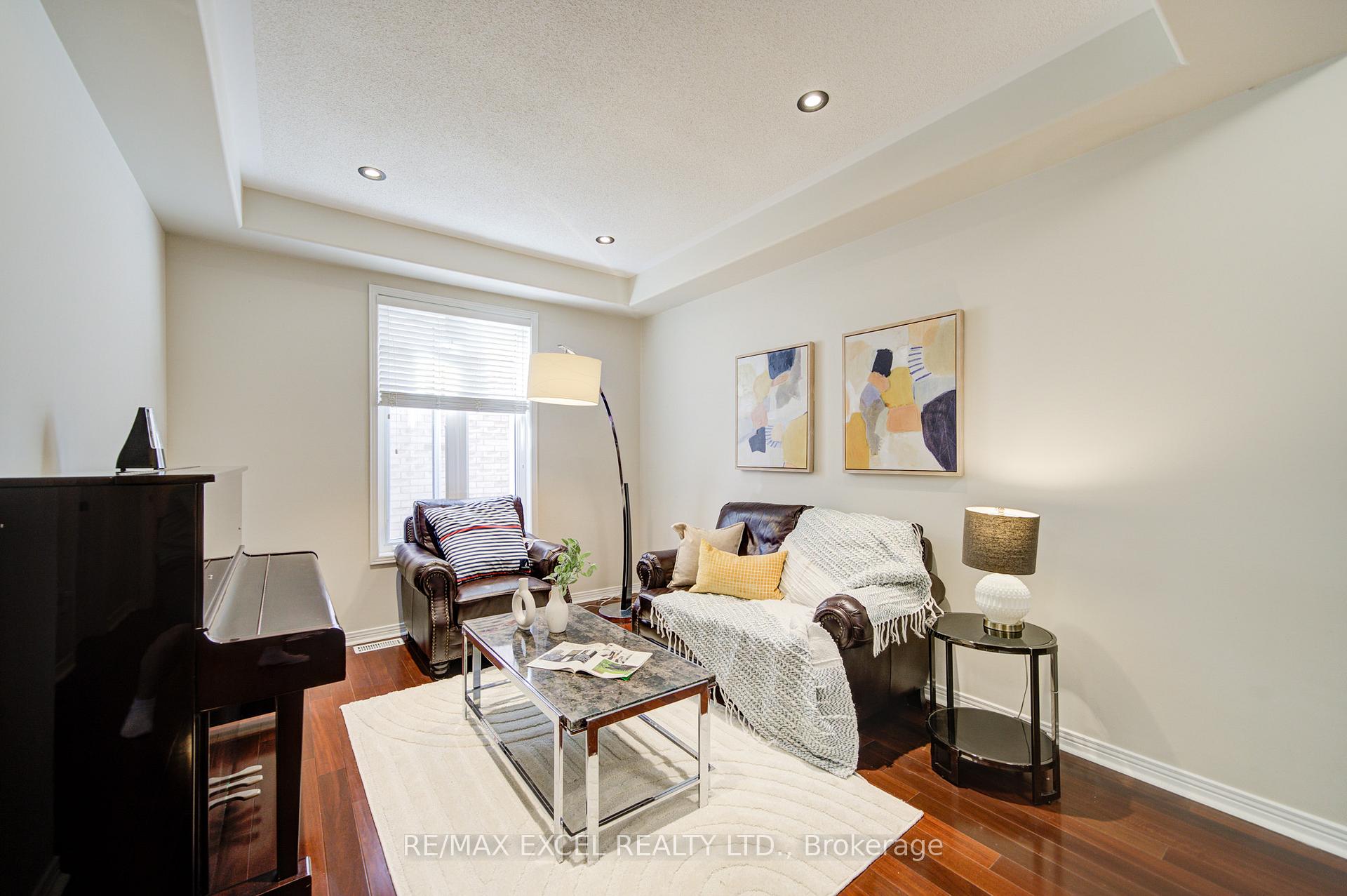 Photo 7 of 8 Hollylane Drive, Markham, Berczy — HOMEH