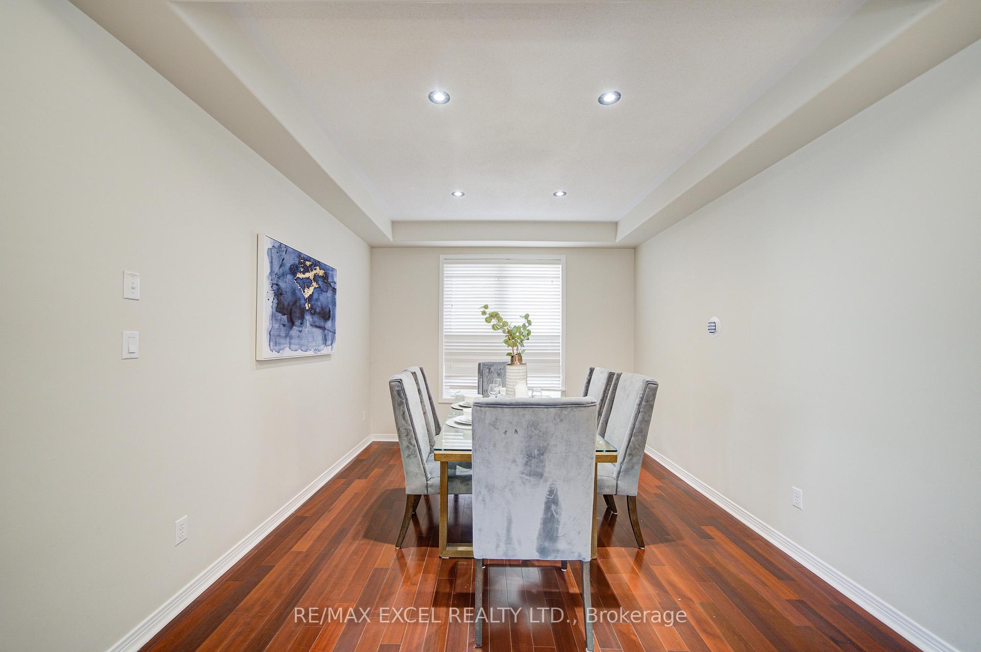 Photo 12 of 8 Hollylane Drive, Markham, Berczy — HOMEH