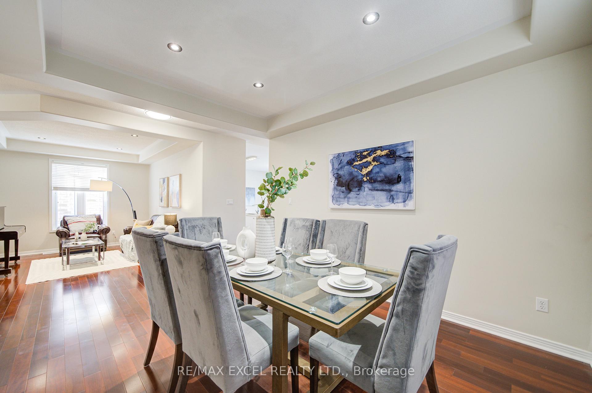 Photo 13 of 8 Hollylane Drive, Markham, Berczy — HOMEH