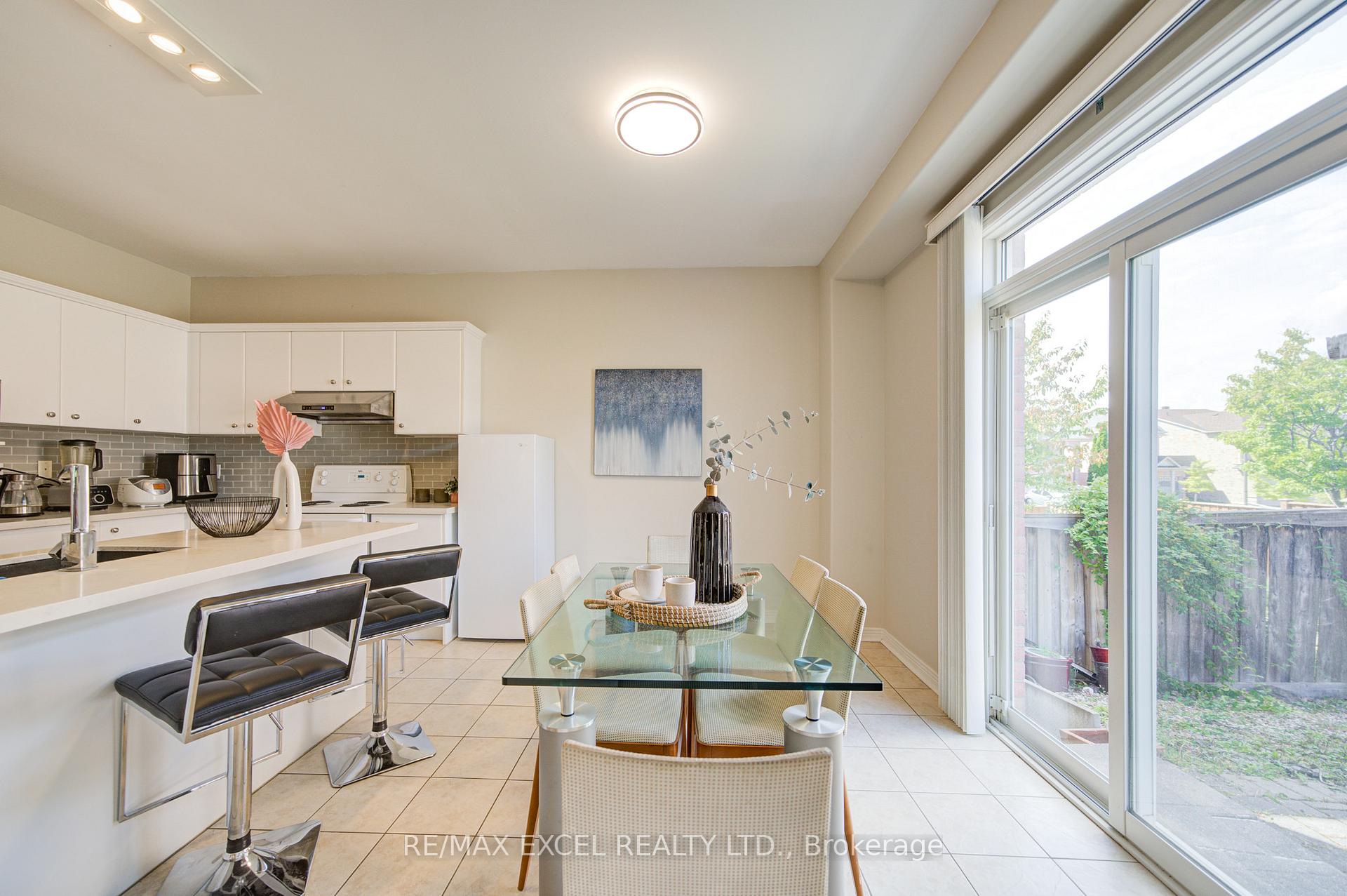 Photo 18 of 8 Hollylane Drive, Markham, Berczy — HOMEH