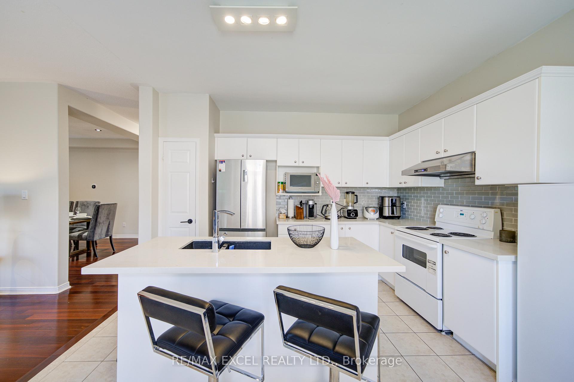 Photo 21 of 8 Hollylane Drive, Markham, Berczy — HOMEH
