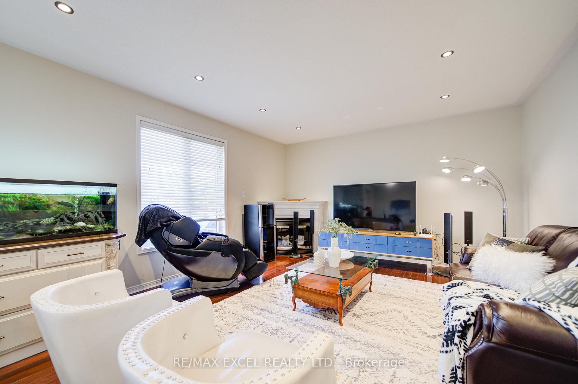 Photo 22 of 8 Hollylane Drive, Markham, Berczy — HOMEH