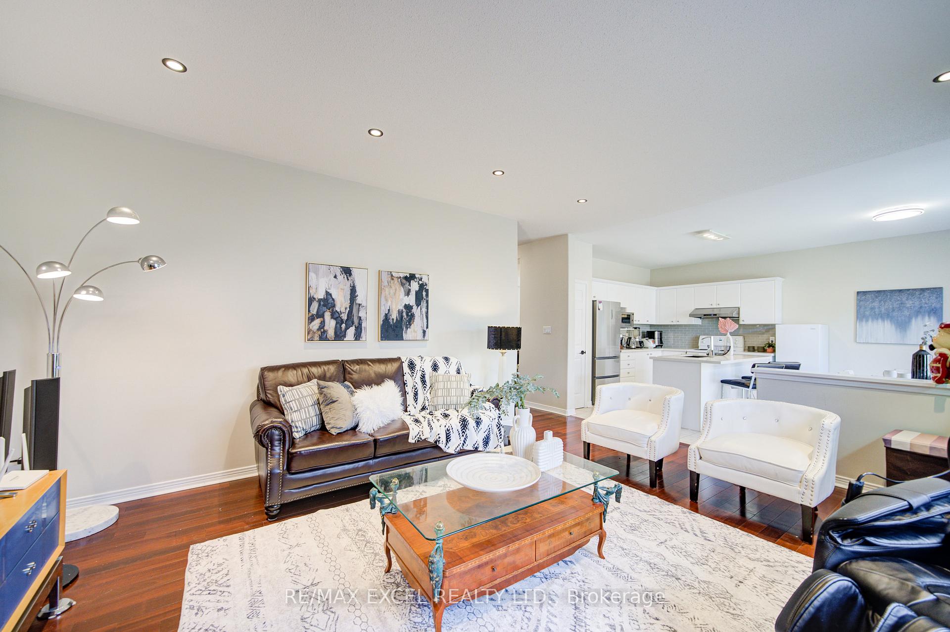 Photo 23 of 8 Hollylane Drive, Markham, Berczy — HOMEH