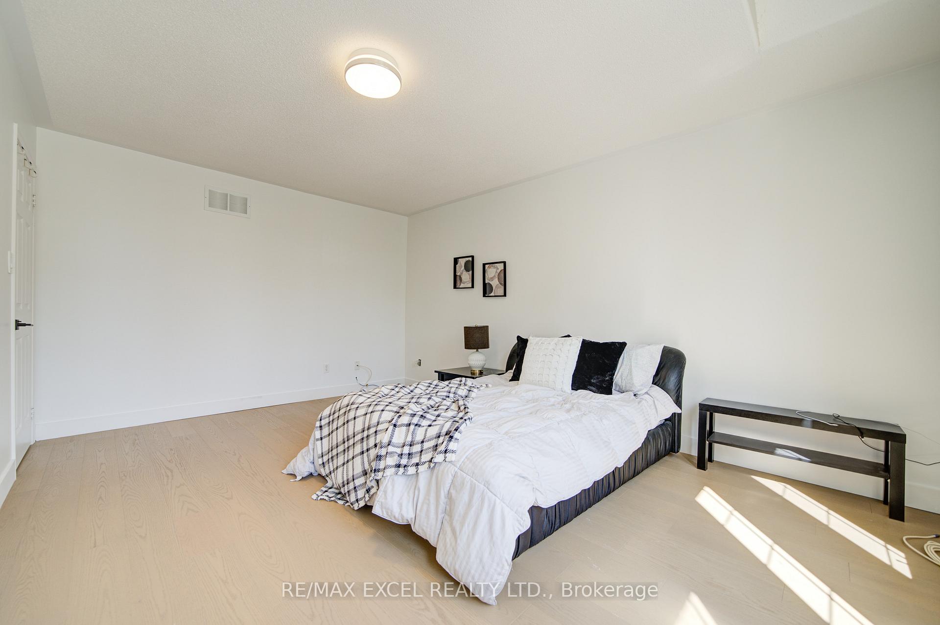 Photo 36 of 8 Hollylane Drive, Markham, Berczy — HOMEH