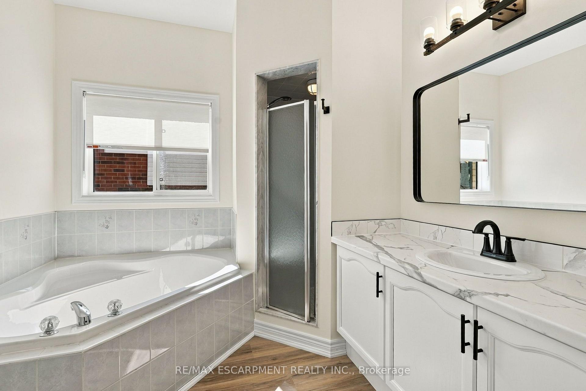 Photo 23 of 15 Dalrymple Drive, Hamilton, Waterdown — HOMEH