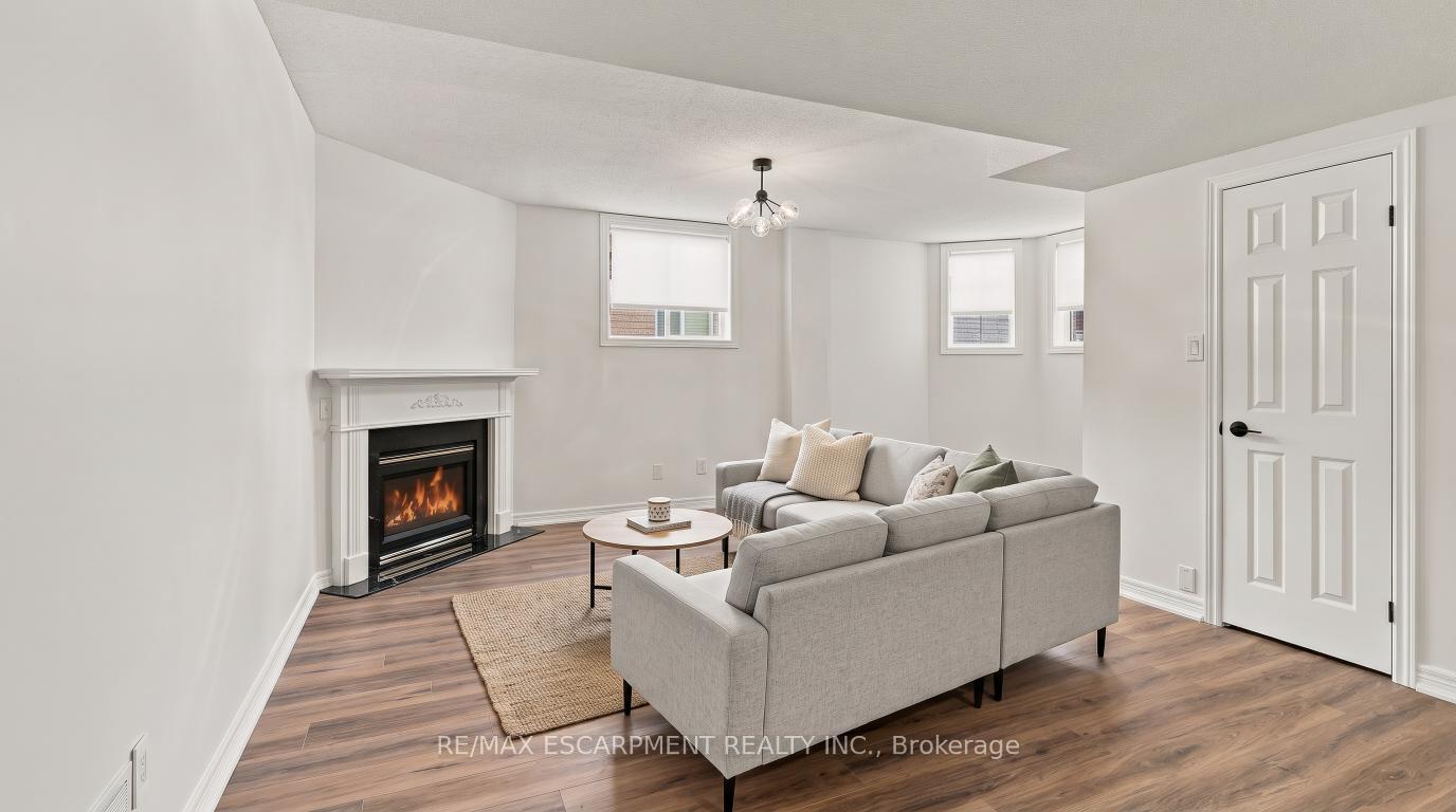 Photo 29 of 15 Dalrymple Drive, Hamilton, Waterdown — HOMEH