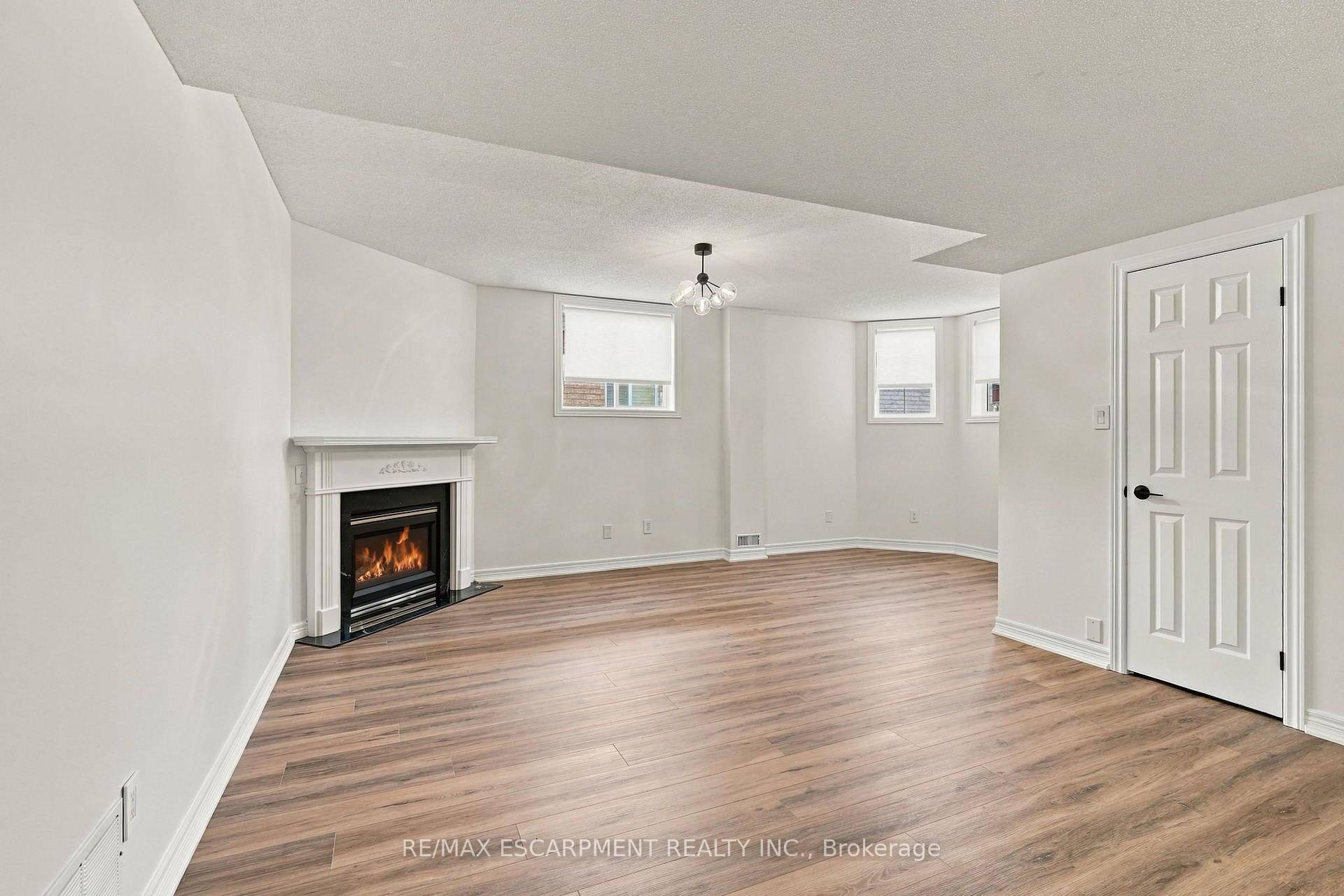 Photo 30 of 15 Dalrymple Drive, Hamilton, Waterdown — HOMEH