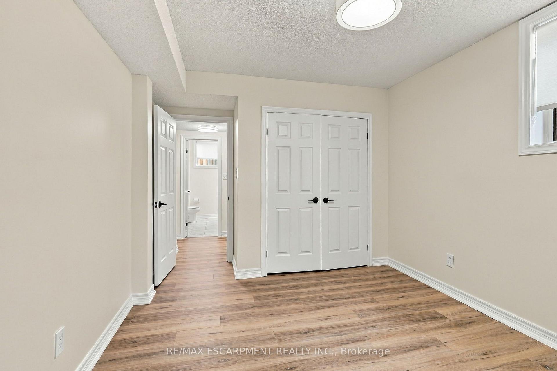 Photo 35 of 15 Dalrymple Drive, Hamilton, Waterdown — HOMEH