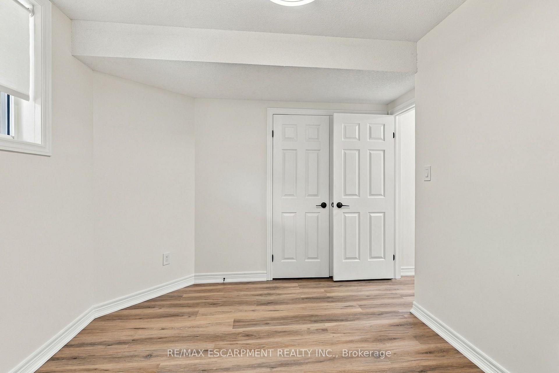 Photo 37 of 15 Dalrymple Drive, Hamilton, Waterdown — HOMEH