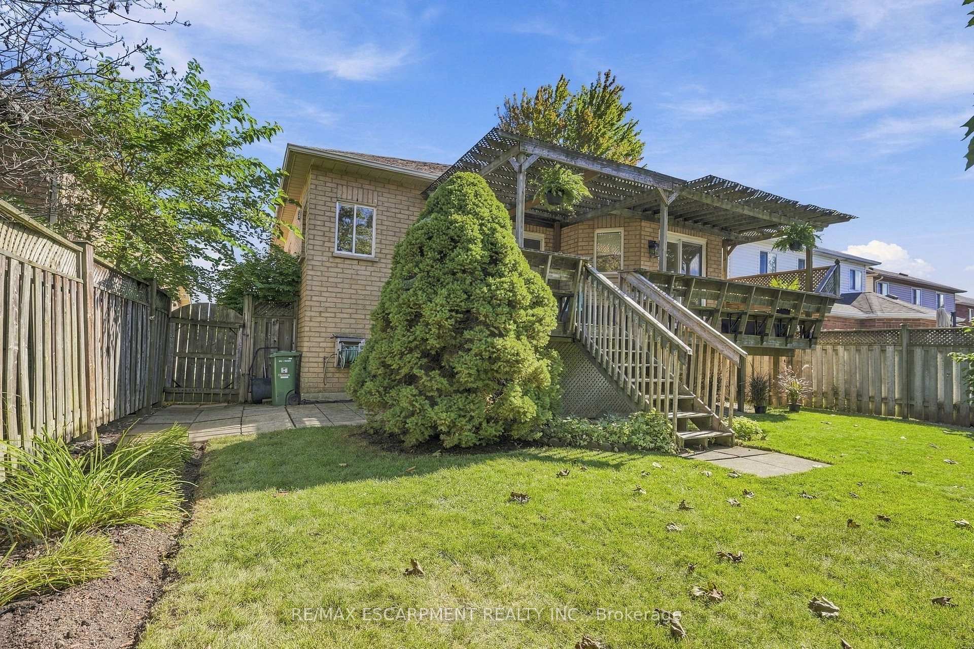 Photo 44 of 15 Dalrymple Drive, Hamilton, Waterdown — HOMEH